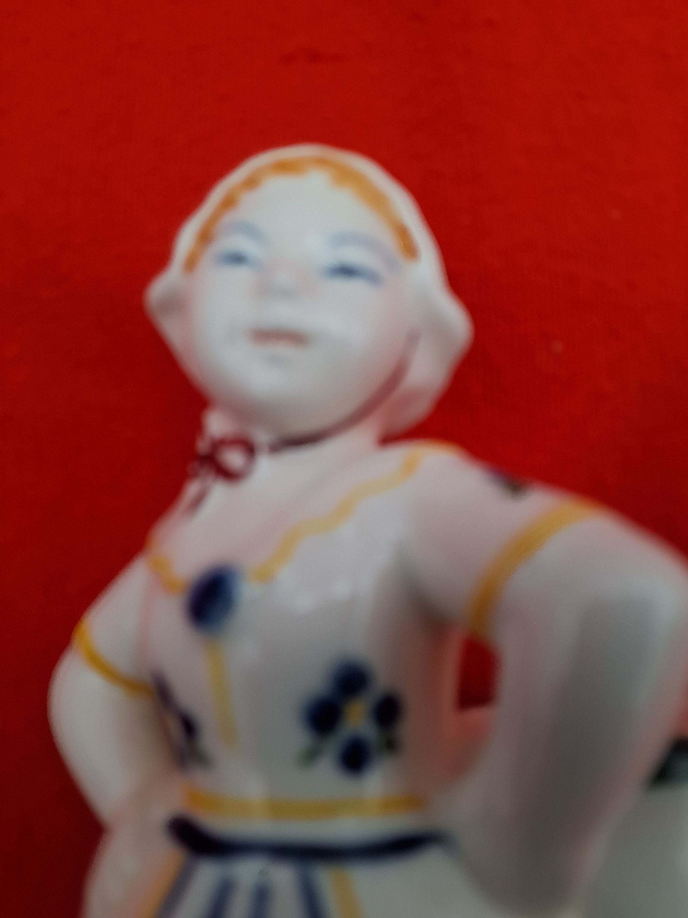 Pernille, Aluminia fajance figur